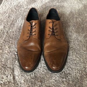 Dress shoe